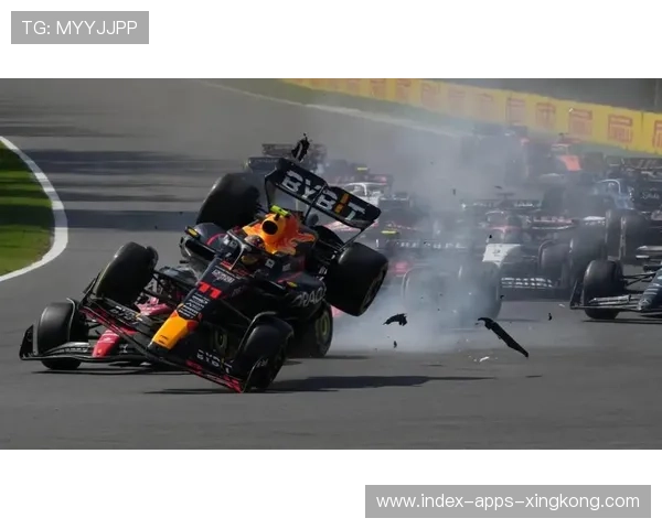 佩雷兹撞碎前翼