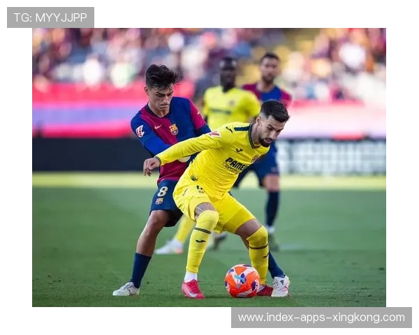 赫罗纳边路连续前插大幅扰乱对方结构